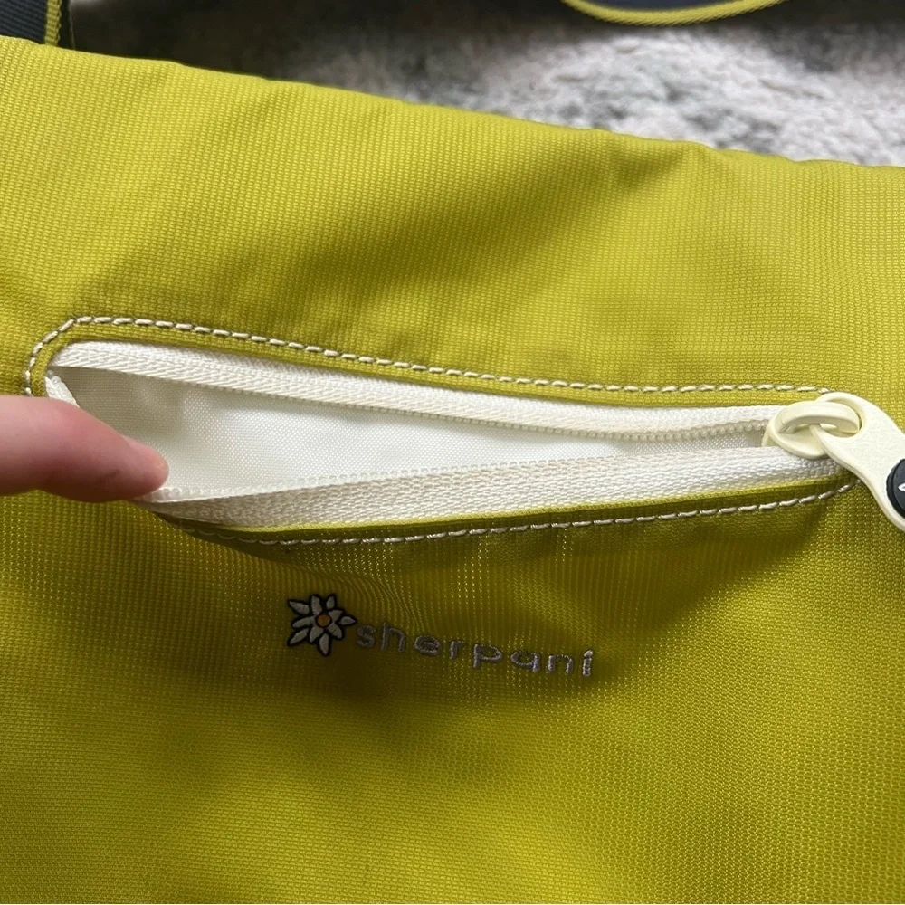 Sherpani Milli Crossbody Bag Nylon Messenger Bag Diaper Travel Bag Green/Blue - Picture 10 of 14